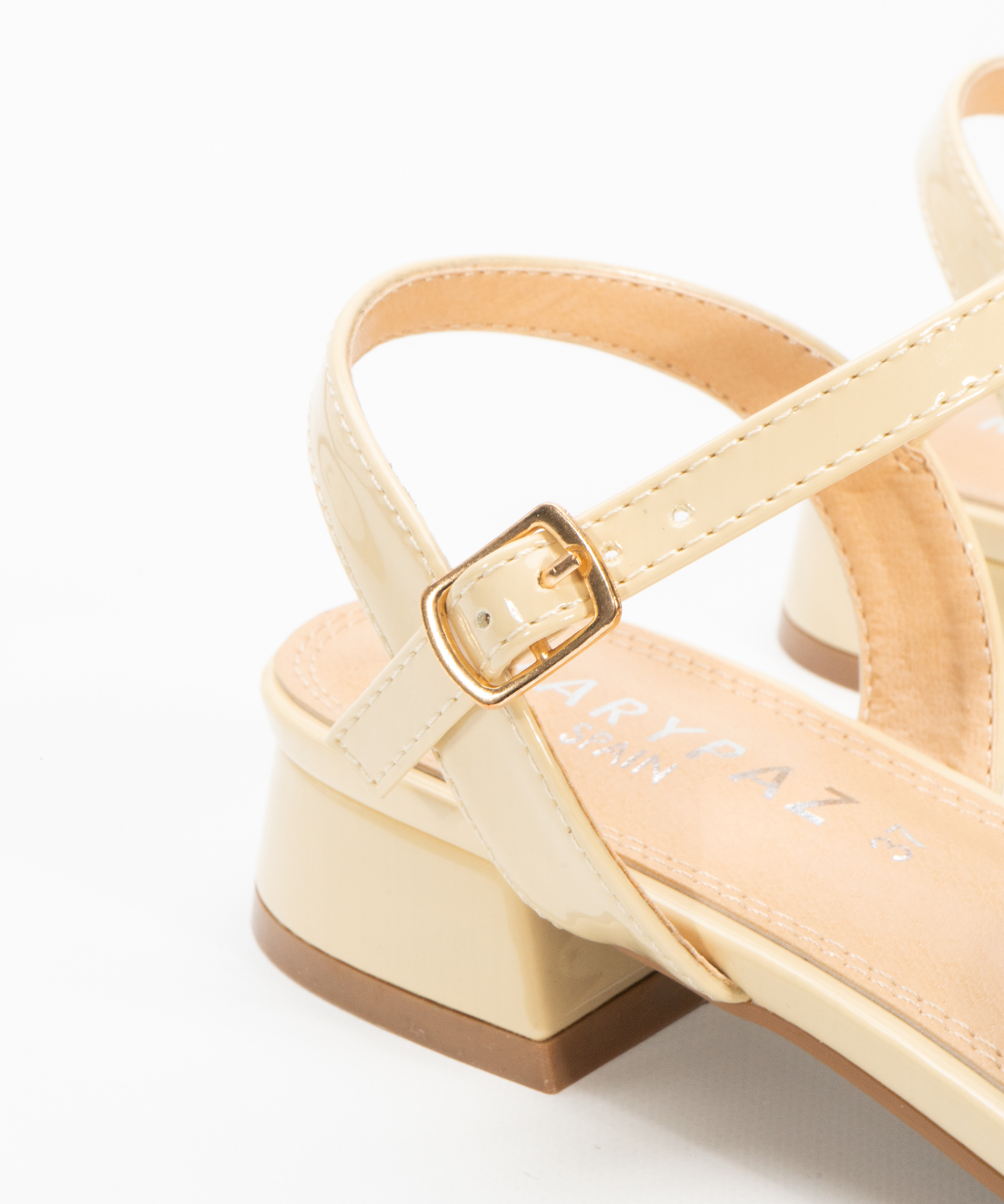 Sand&aacute;lia de salto com adorno e fivela image number null